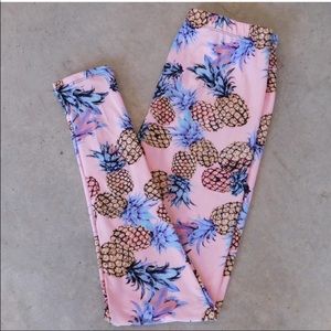 ✨ Pink Pineapple Leggings 💎HOST PICK💎